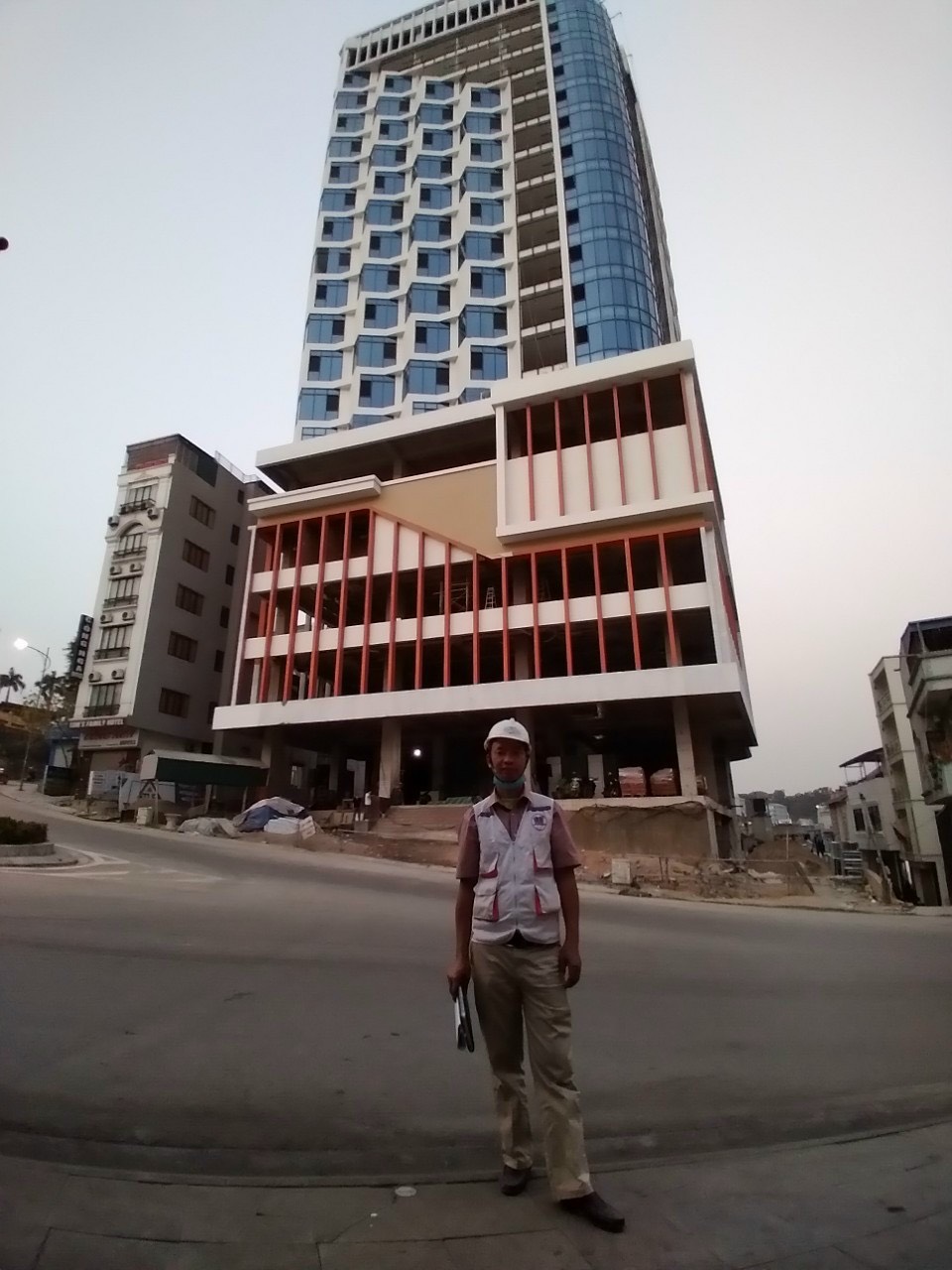 Tòa nhà office và hotel Cty XD số 2 Quảng Ninh